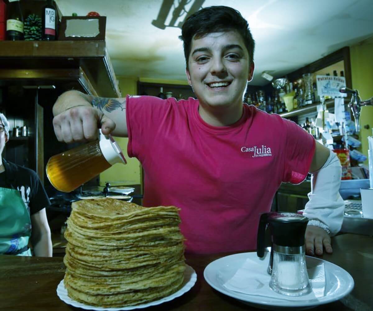 Para que poidas comer as filloas acabadas de saír da filloeira, como mellor saben